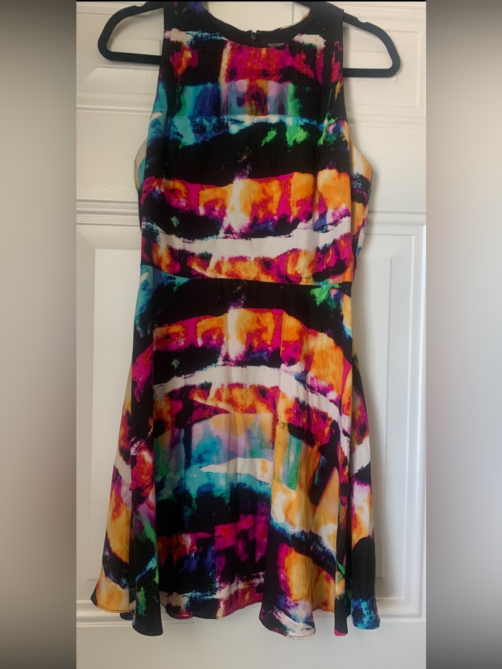Alice & Trixie Vibrant Abstract Dress Size M 100% Silk